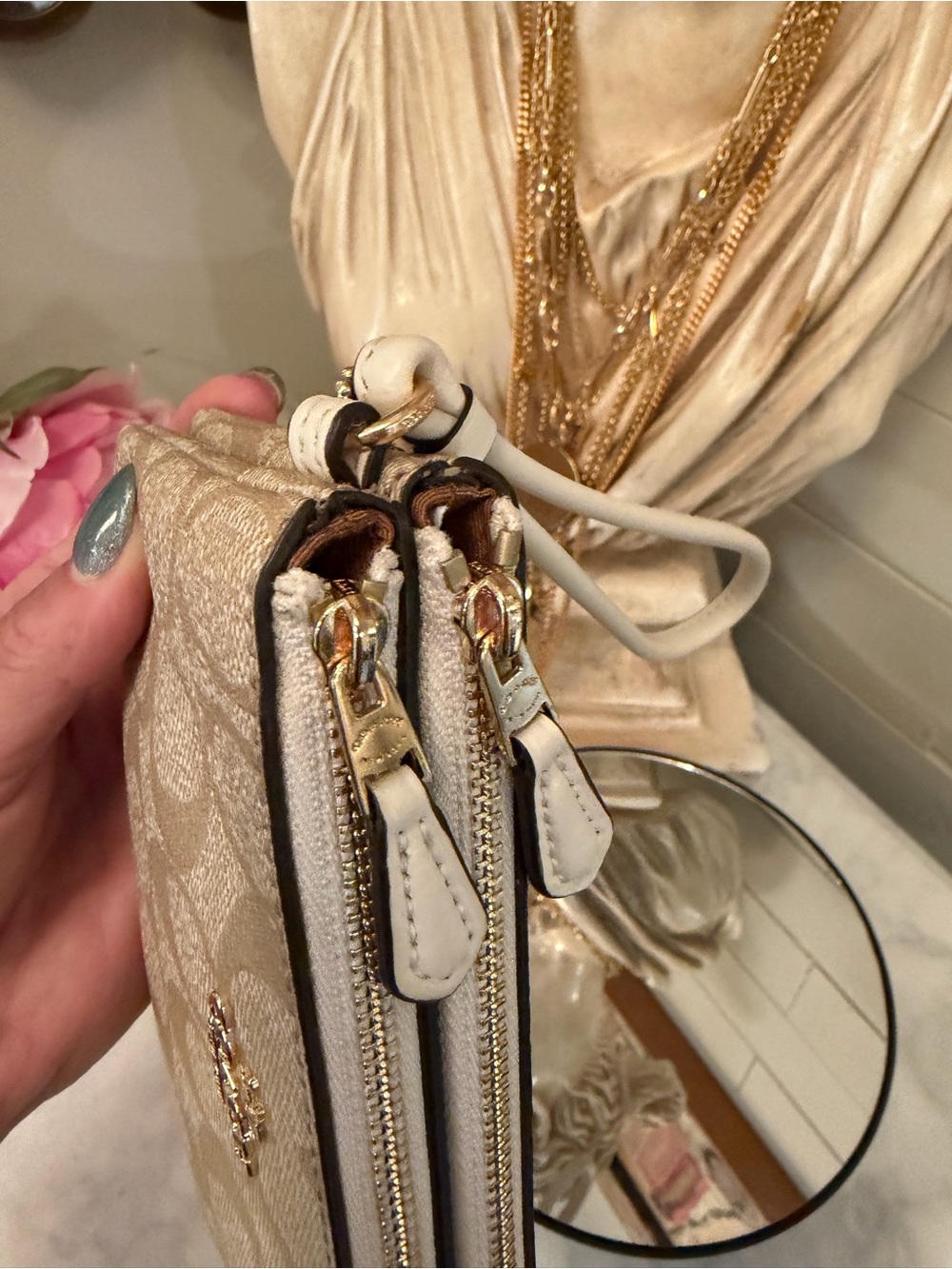 Coach EUC Beige Signature Zip double pocket Wallet Wristlet - Picture 7 of 10